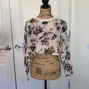 Long sleeve crop